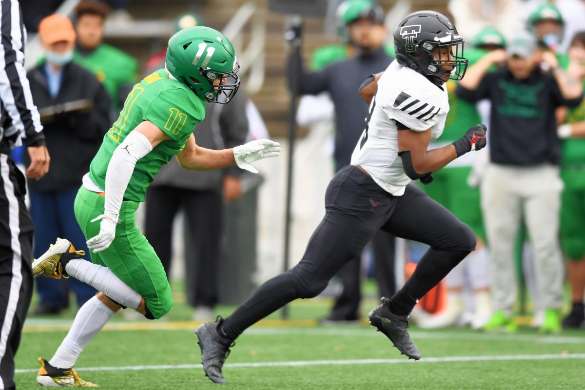 Tualatin.West-Linn.6A-football-semifinal.Leon-Neuschwander.91